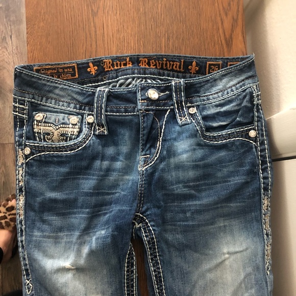 Size 26 mid rise skinny Shania Rock Revivals - Picture 2 of 6